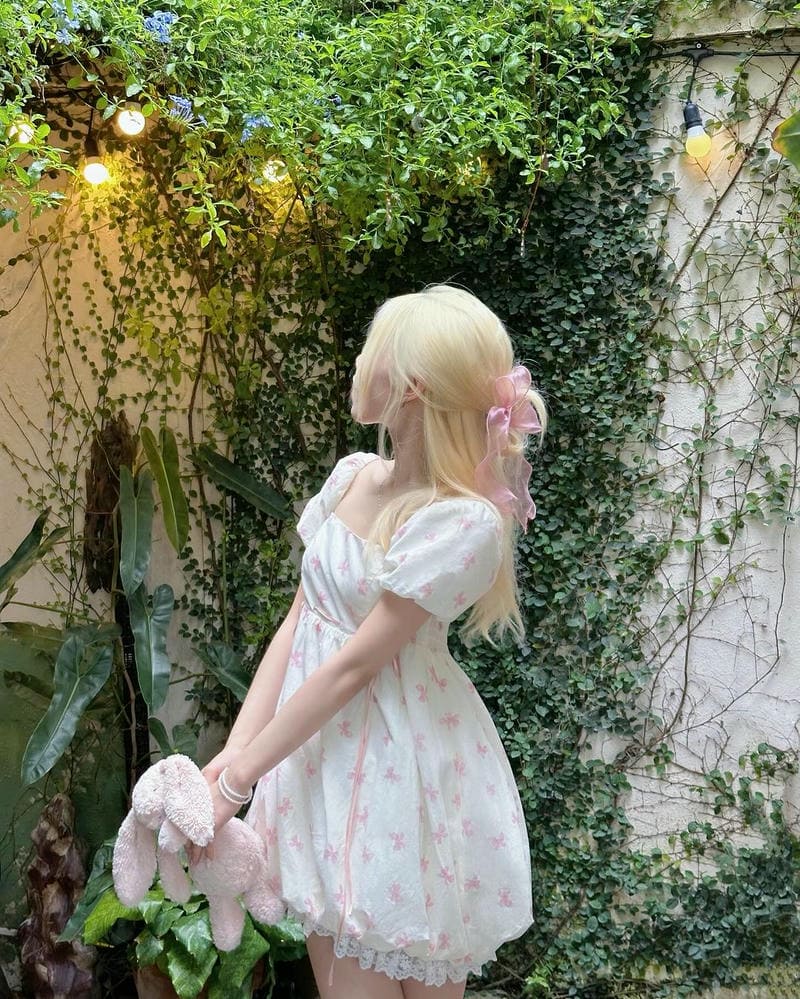  girl che mặt lạnh lùng 