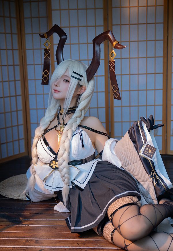 Ảnh cosplay sexy hầu gái 2 mảnh anime gợi cảm dễ thương