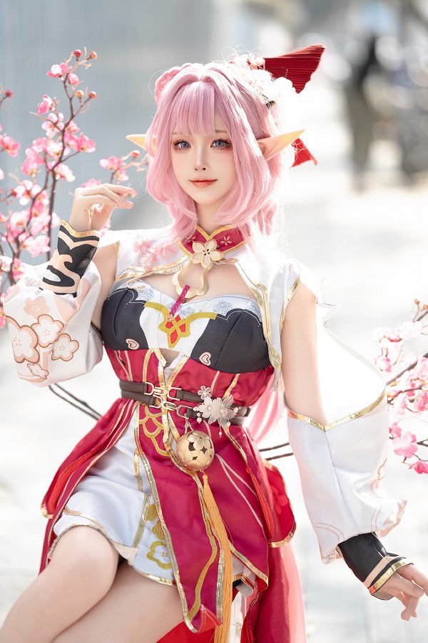 Ảnh Nữ cosplayer siêu vòng 1 tung bộ ảnh Ahri Chiêu Hồn