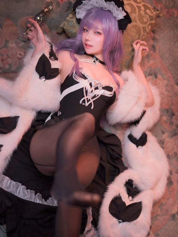 Ngắm nhìn bộ ảnh cosplay cực kỳ sexy, quyến rũ của nữ hot nhất năm 2025