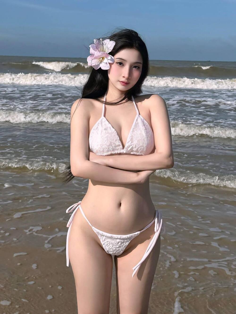 Ảnh Gái Xinh Mặc Bikini Khiến Người Nhìn Không Thể Rời Mắt