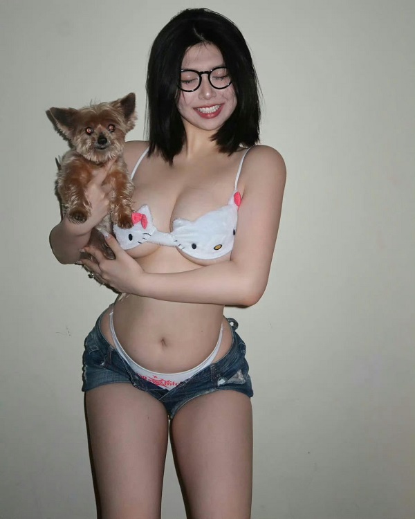 Ảnh gái xinh với cặp VÚ TO ĐẸP - Căng Tròn - Quyến Rũ