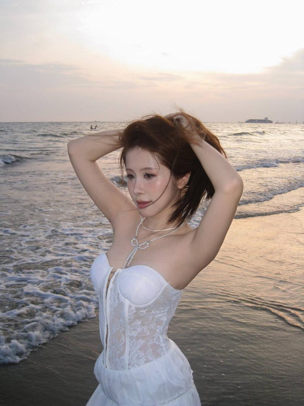 Ảnh Gái Mặc Bikini Vẻ Đẹp Tự Nhiên Gợi Cảm Mùa Hè