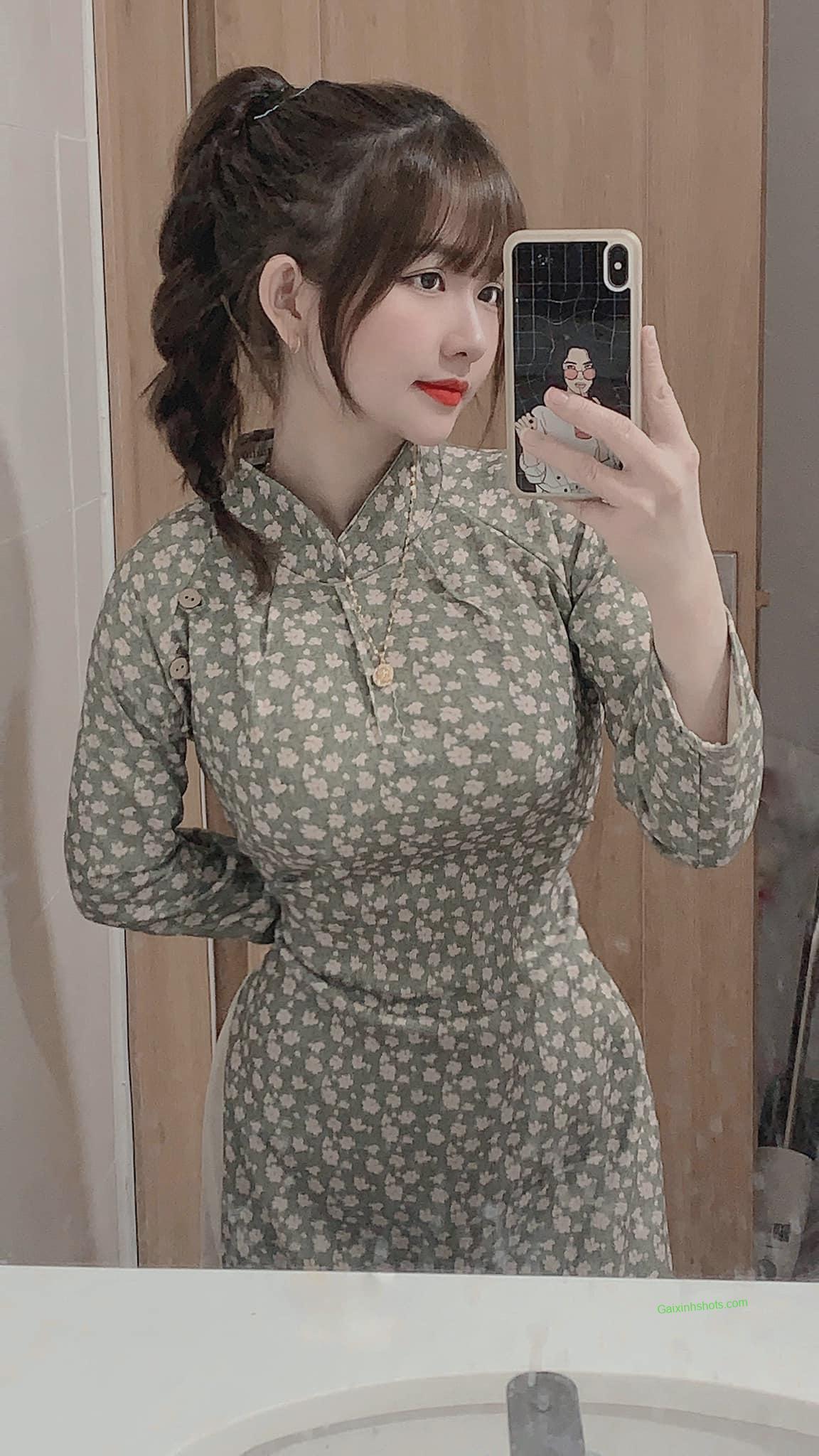 Ảnh gái xinh vú to khiến bao chàng mê mẩn