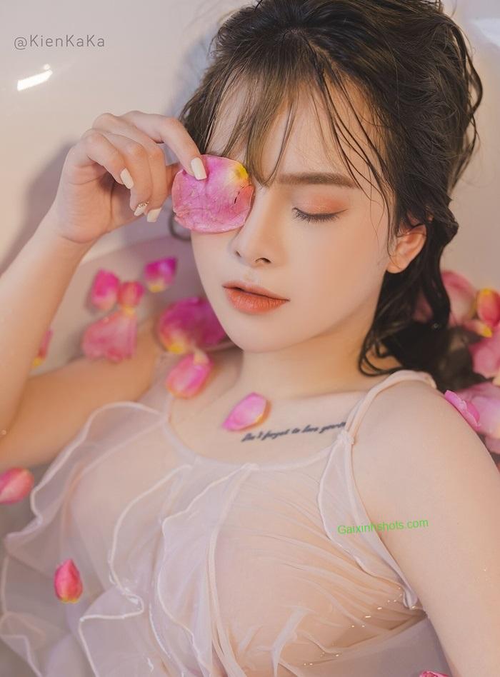 Ảnh hot girl Việt Nam vú to mặc váy 2 dây