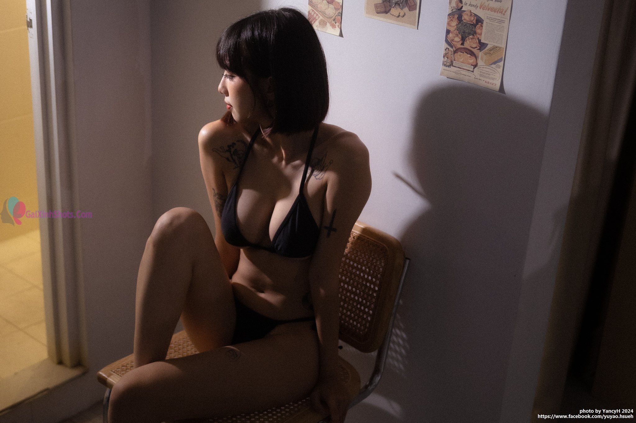 Ảnh gái xinh lộ vú núm hồng nhìn cực đã mắt