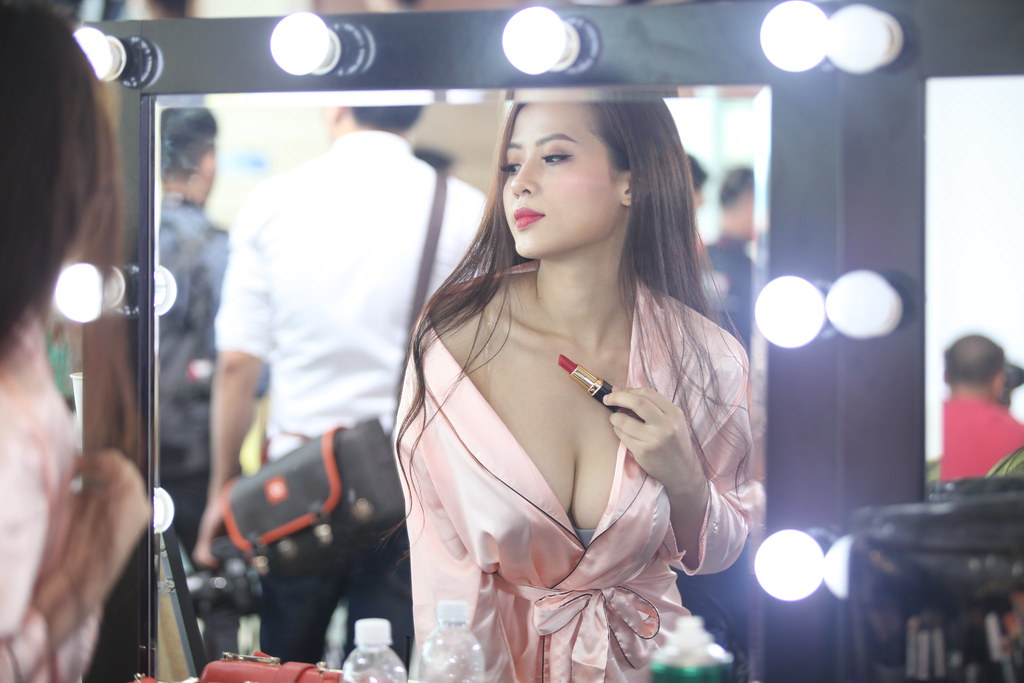 Ảnh gái xinh khoe vú đẹp mắt nhìn cưc hấp dẫn