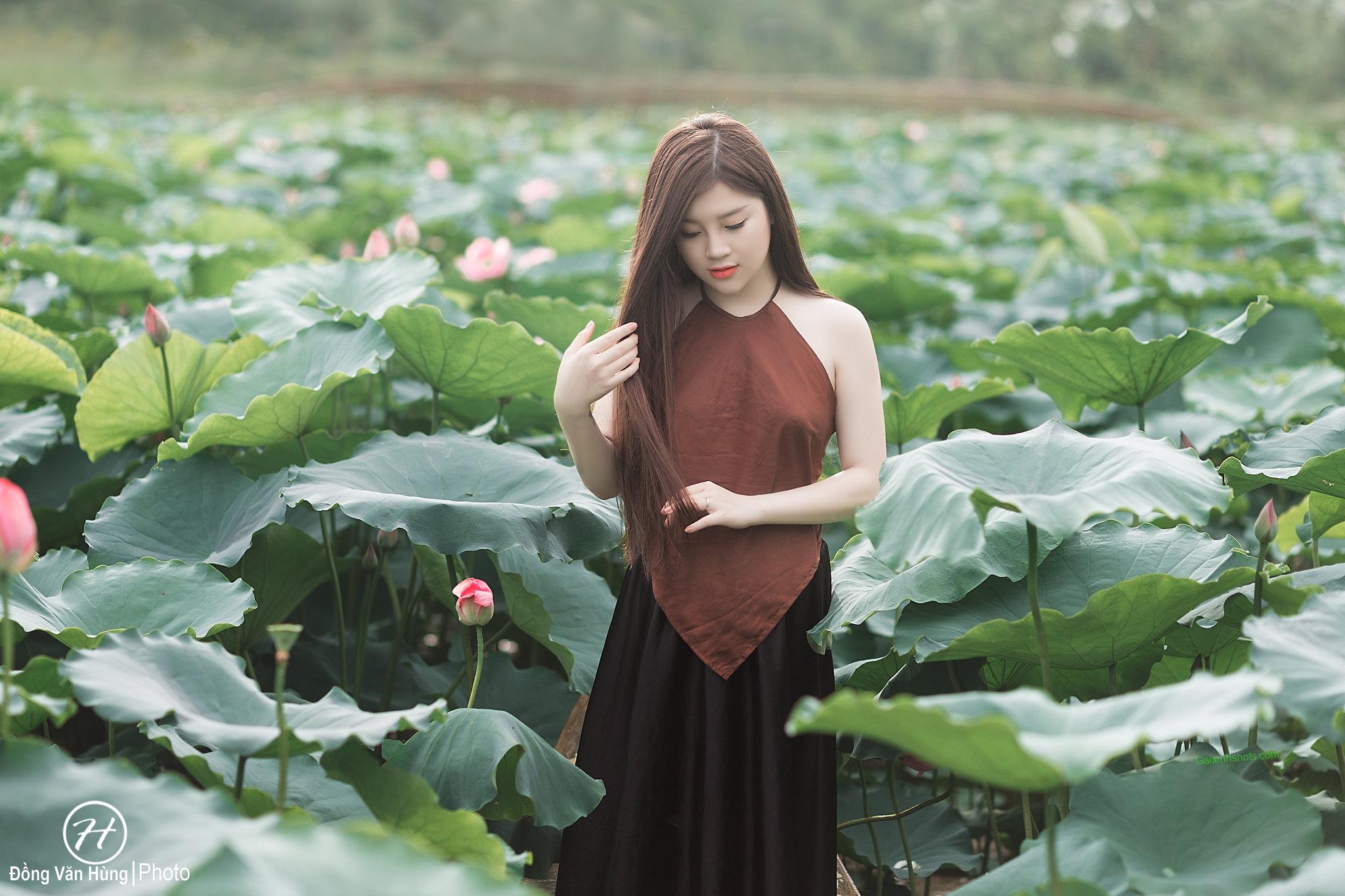 Ảnh gái xinh lộ vú núm hồng nhìn cực đã mắt