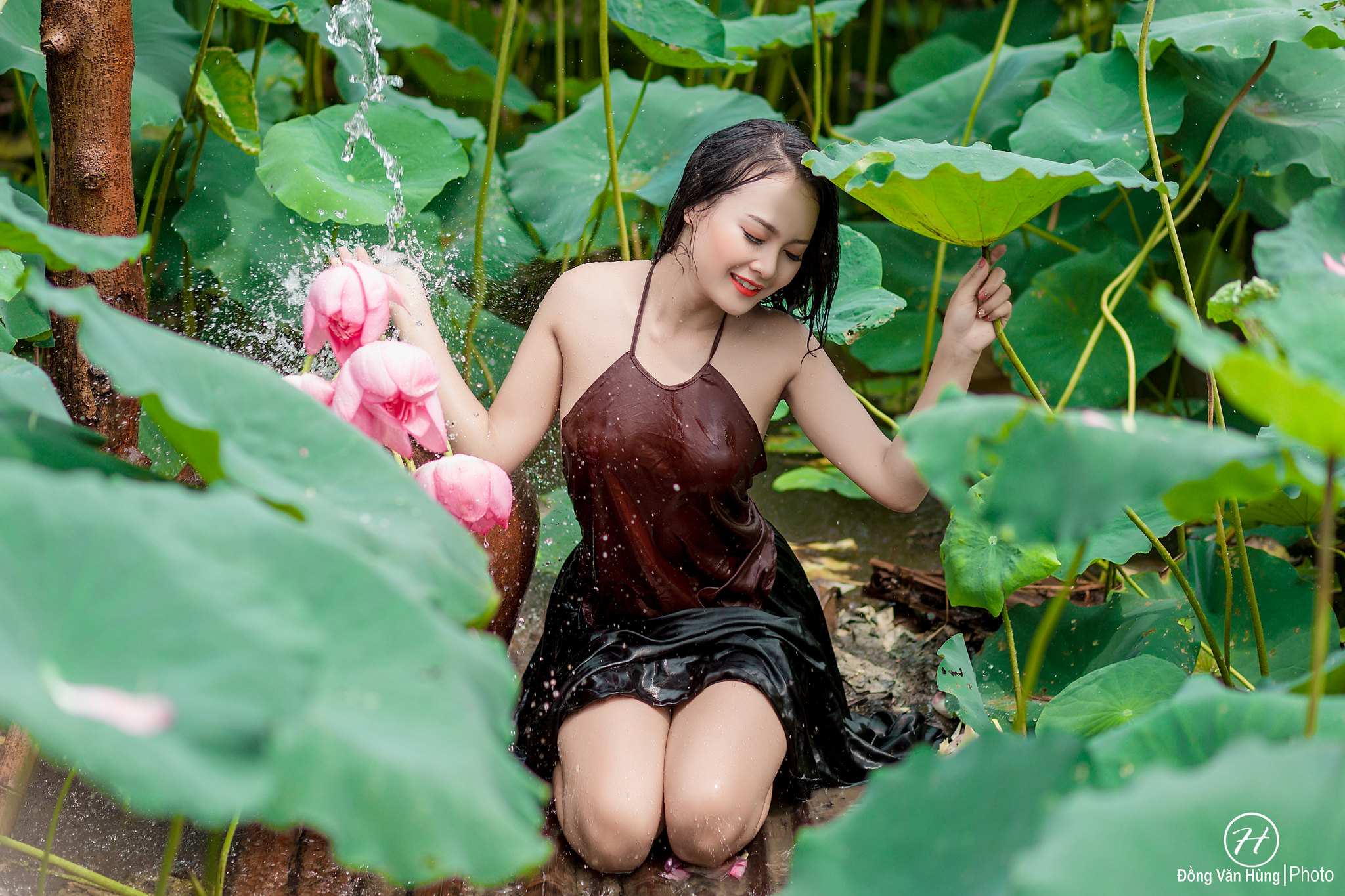 Hình Ảnh Gái Xinh 2K Mặc Áo Yếm Siêu Nóng Bỏng