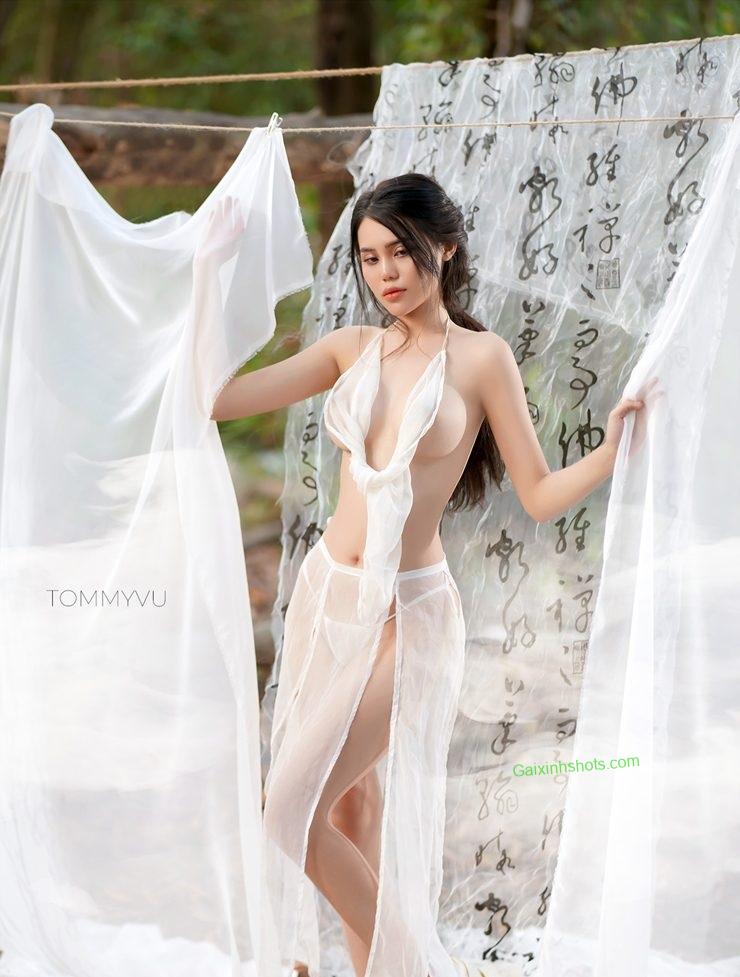 Ngắm ảnh gái xinh bận mặc đồ khoe lưng trắng nõn