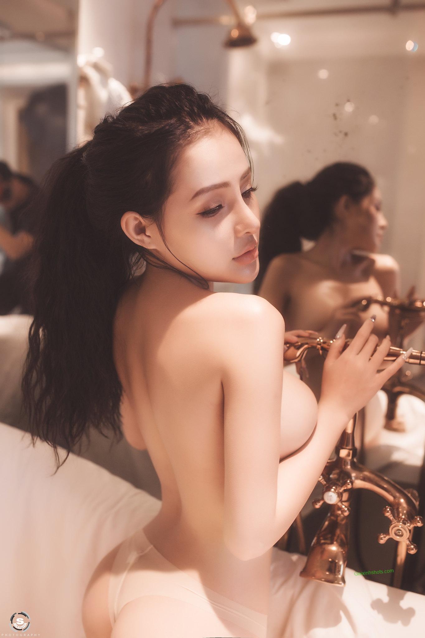 Ảnh Gái Xinh Lột Đồ Không Che Show Hàng Cực Hot