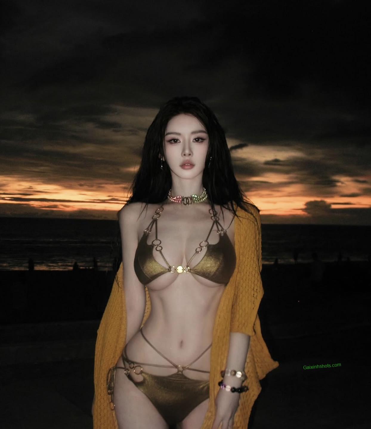 Ảnh gái xinh mặc bikini đi biển được cộng đồng mạng quan tâm