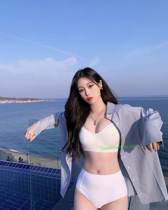 Ảnh Gái Mặc Bikini Sang Chảnh Và Quyến Rũ Hết Mức