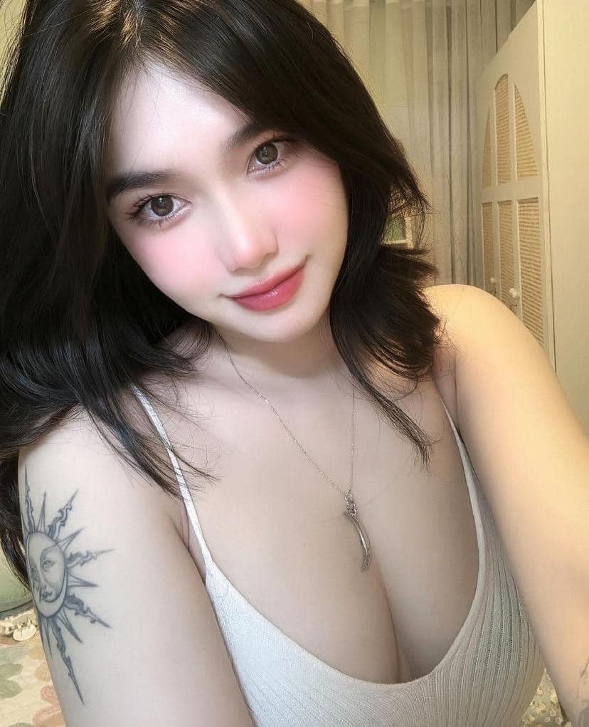 Ảnh gái múp show hàng vú to đầy khiêu gợi