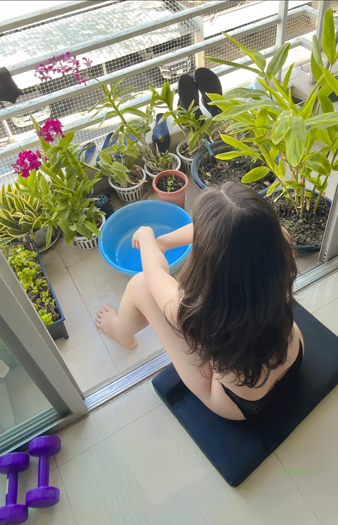 Ảnh gái xinh vú bự mang phong cách trẻ trung, hiện đại