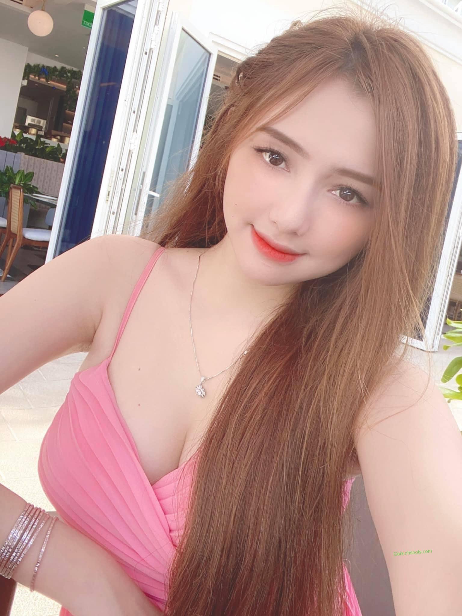 Ảnh gái múp xinh xắn đầy đặn