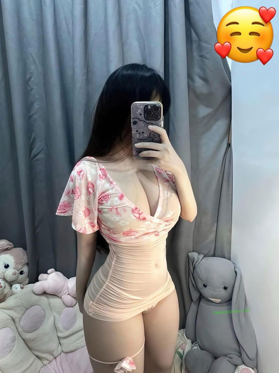 Ảnh gái xinh ngực to chảy nước miếng