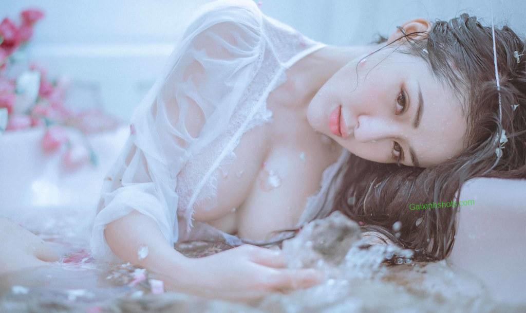 Ảnh gái xinh ngực to đầy quyến rũ bạn không thể bỏ lỡ