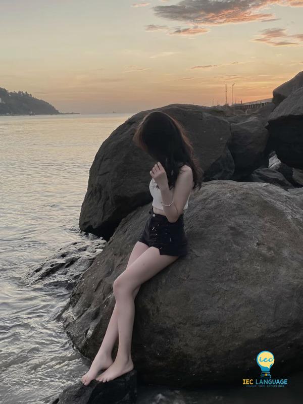 Bức tranh gái xinh che mặt đẹp nhất