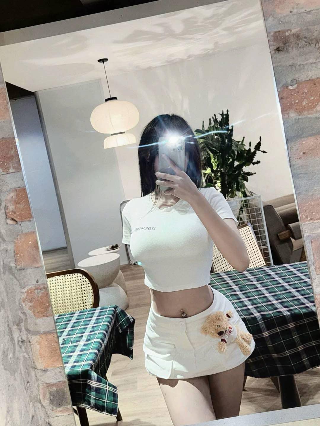 Ảnh gái xinh che mặt bằng điện thoại cute, cực dễ thương