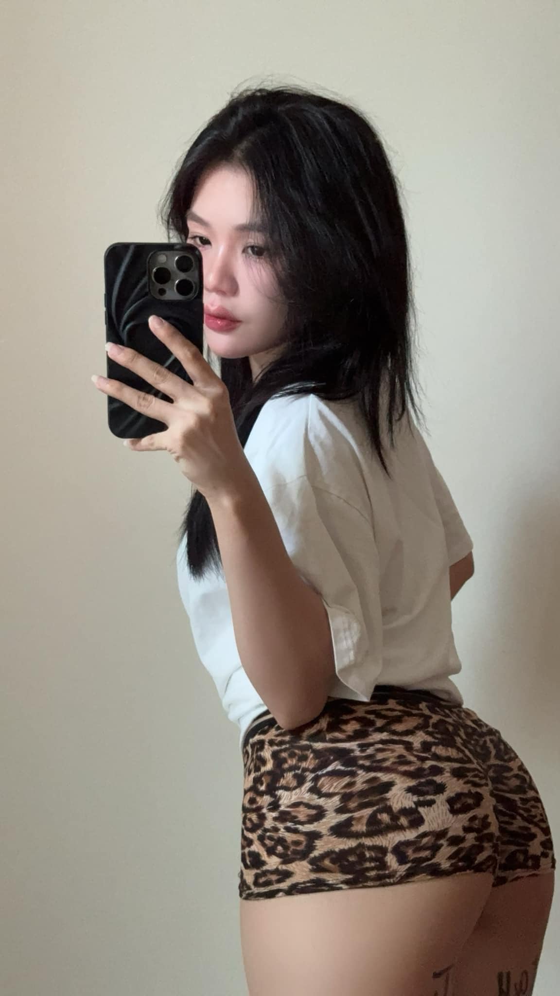 Avatar gái xinh che mặt