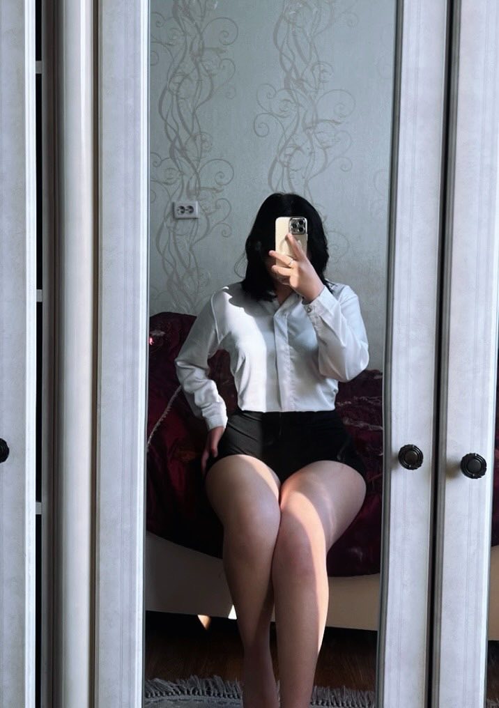 Ảnh Gái Xinh Che Mặt Bằng Điện Thoại Cuốn Hút Nhất