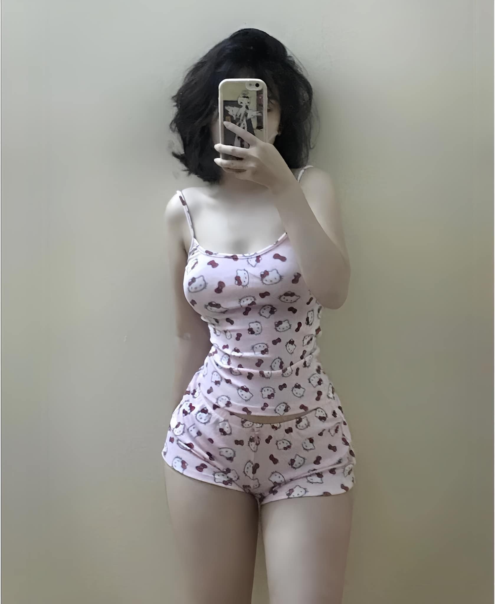 Gái xinh che mặt phong cách