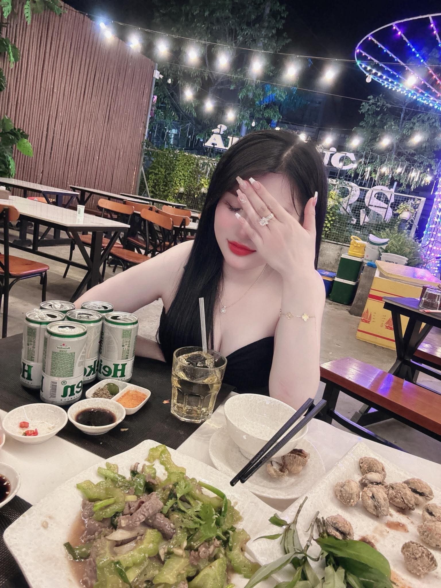 Con gái xinh vẻ đẹp ngây thơ