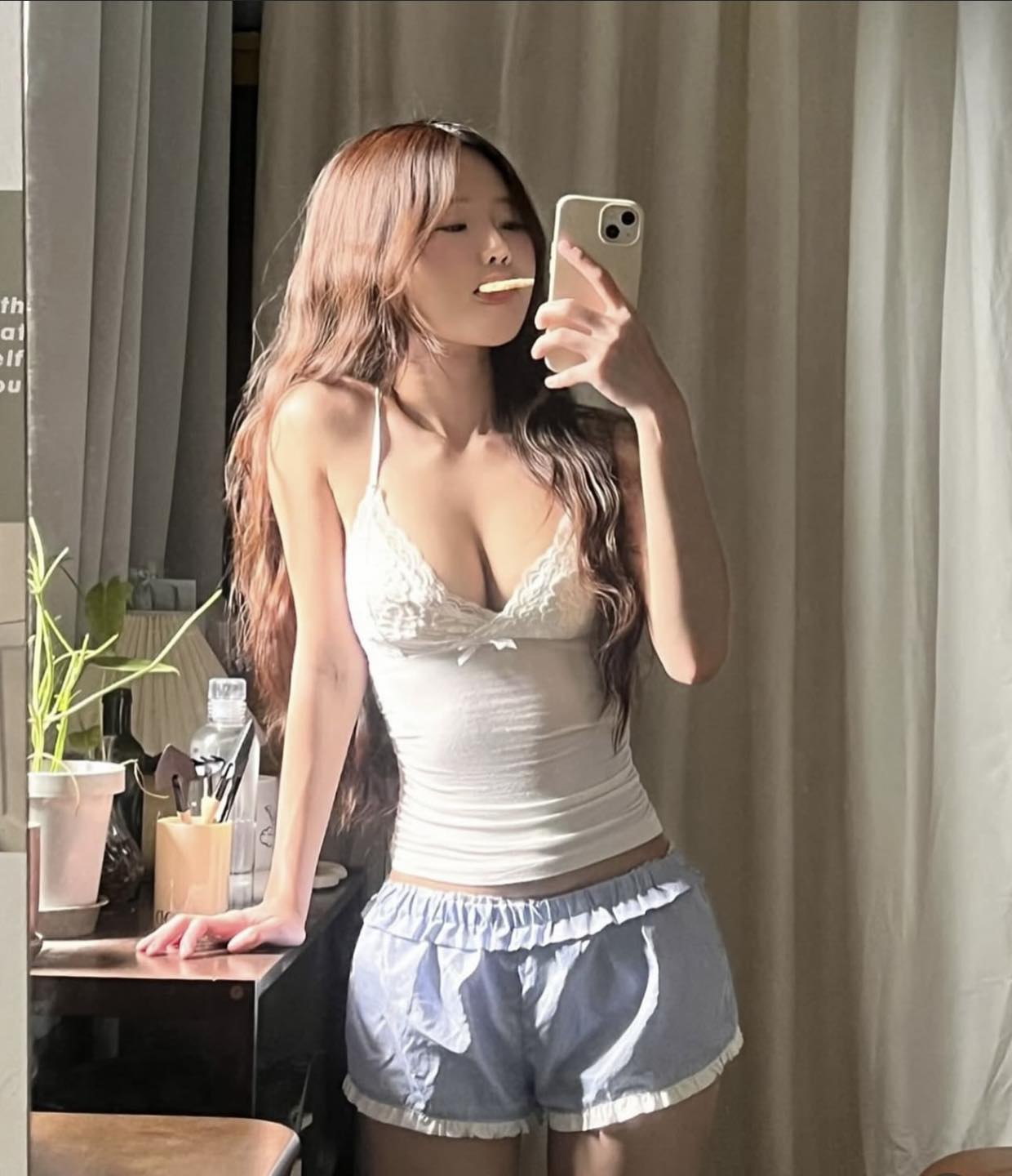 Ảnh girl xinh tỏa sáng với vẻ đẹp tự nhiên và sự duyên dáng