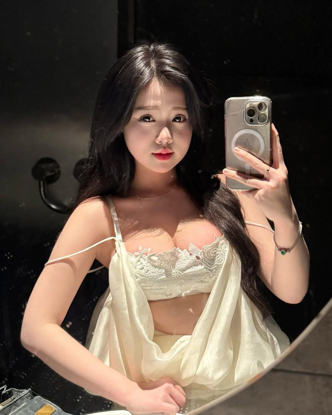 Ngắm nhìn bộ ảnh girl xinh siêu nóng bỏng, siêu gợi cảm