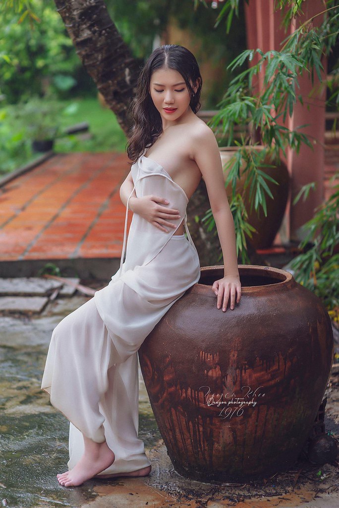 Ảnh Gái Quê Mông Bự, Eo Thon Mộc Mạc Mà Sexy 