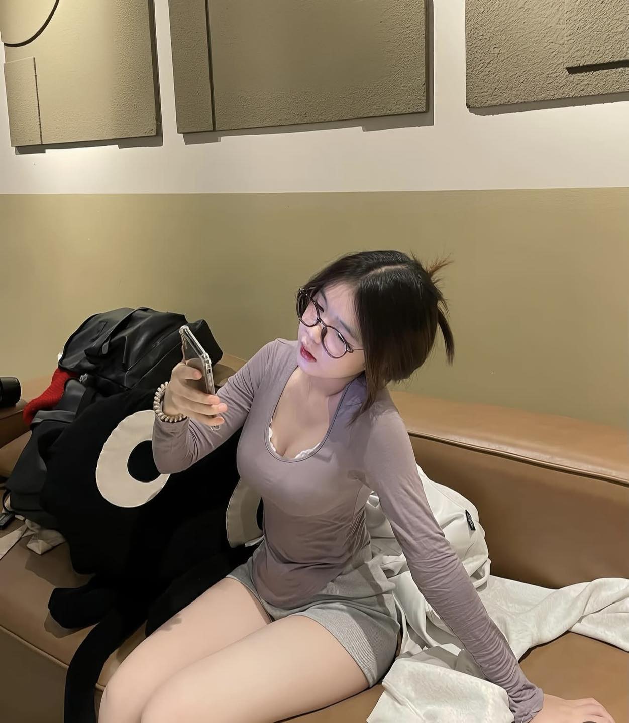 Hình Ảnh Gái Xinh Đeo Kính Xinh Đẹp