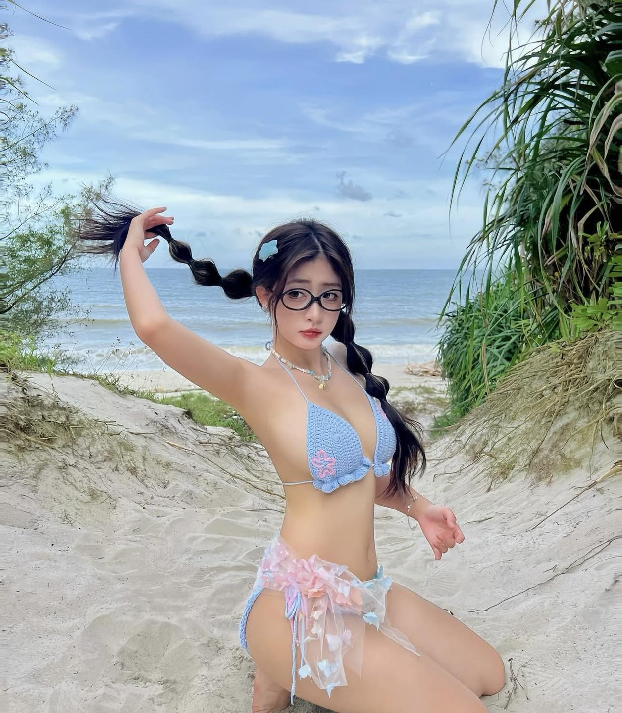 Ảnh gái xinh đeo kính xinh đẹp