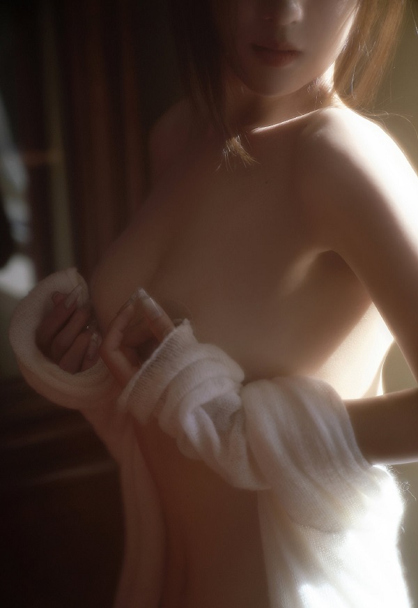 Ảnh Em gái có bộ ngực siêu to siêu khổng lồ