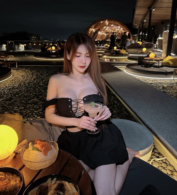 Hình ảnh vú đẹp, vú to, khoe ngực xinh của gái 18