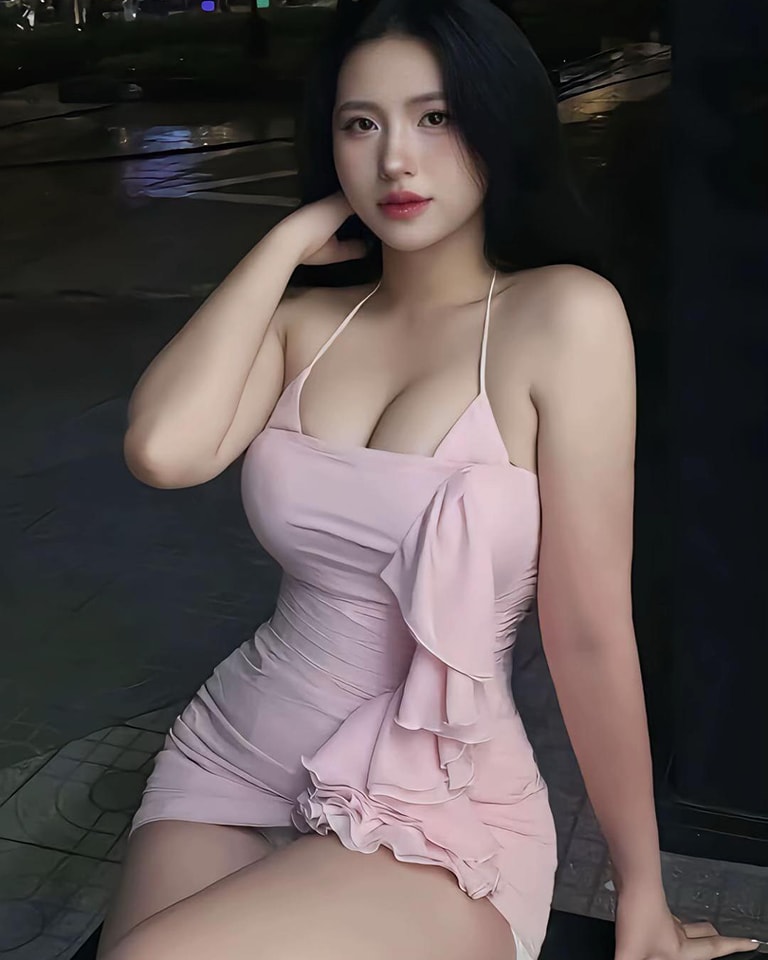 Ảnh gái xinh sexy với đường cong hoàn hảo