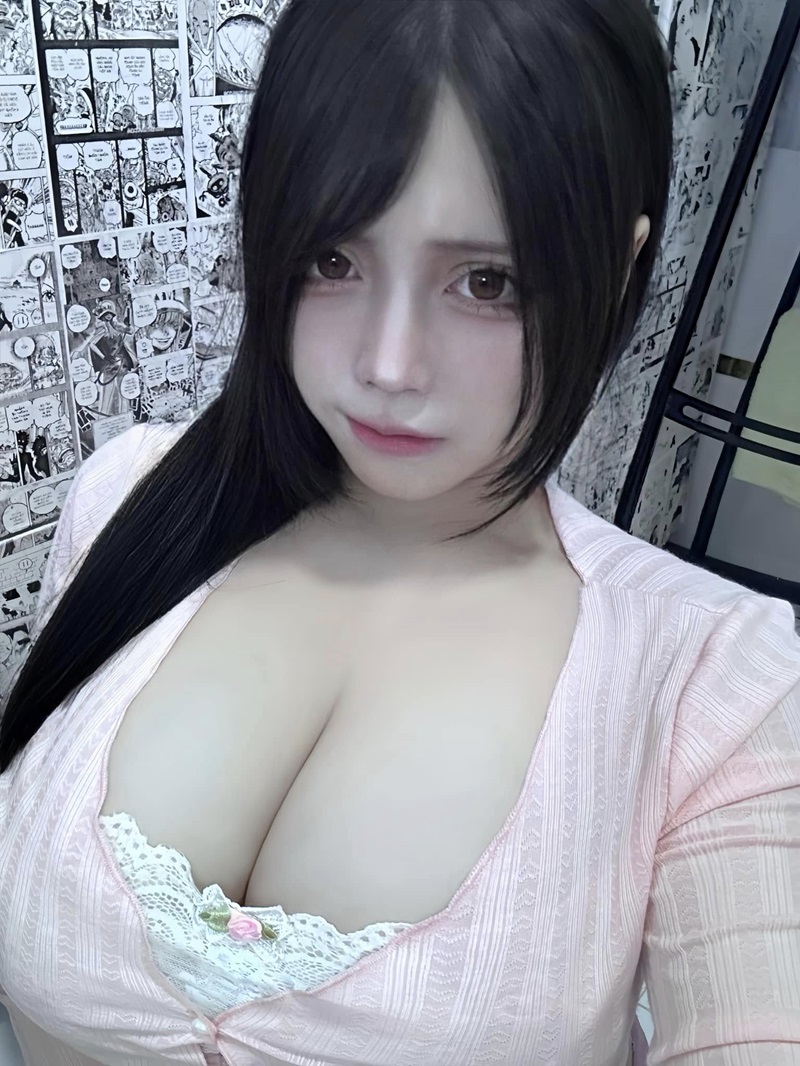 Ảnh gái xinh vú to sexy mang đến sự mê hoặc không thể chối từ