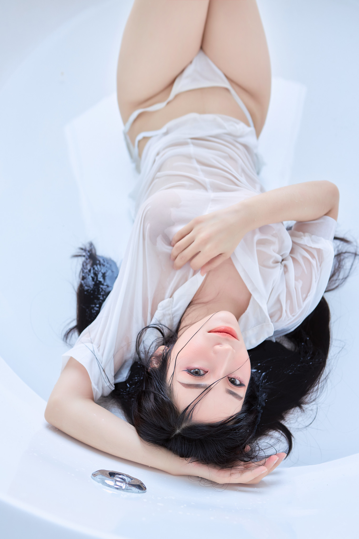 Ảnh Gái Xinh Mặc Nội Y Xuyên Thấu Mỏng Dính 