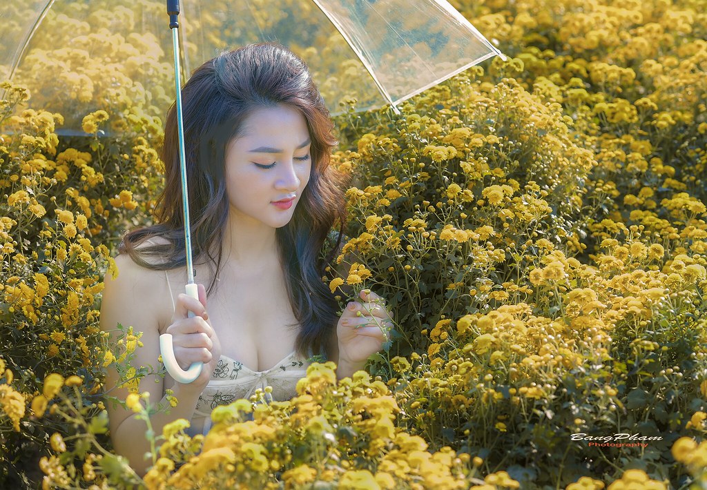 Ảnh gái xinh khoả thân khiến anh em sướng run