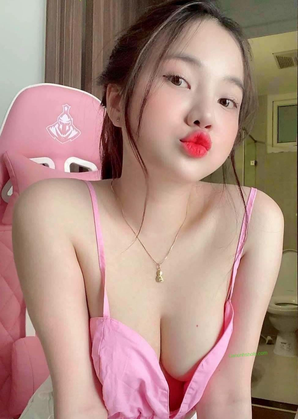 Ảnh Gái Xinh Mặc Đồ Thiếu Vải Khoe Thân Hình Nóng Bỏng 