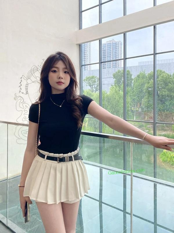 Ánh sáng hắt nhẹ tôn da trắng mịn