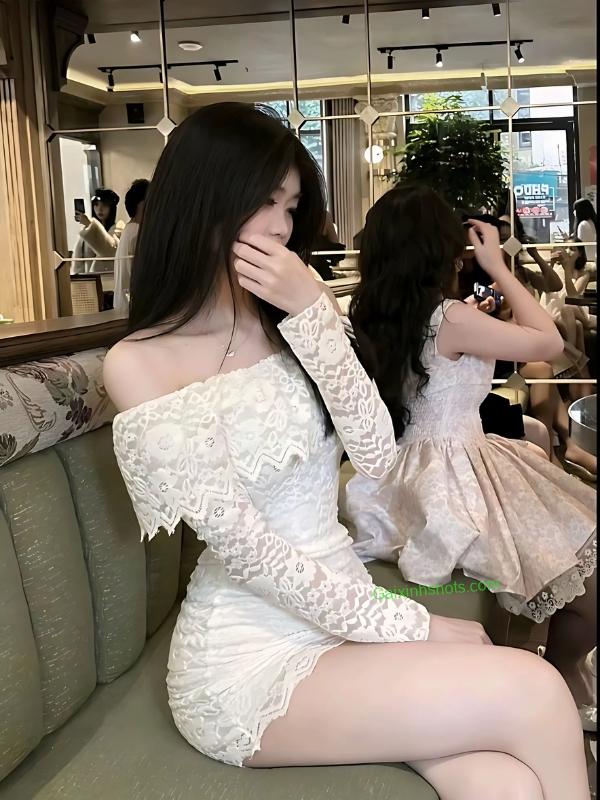 Ảnh gái mặc váy ngắn “cháy mắt” với thần thái cực đỉnh