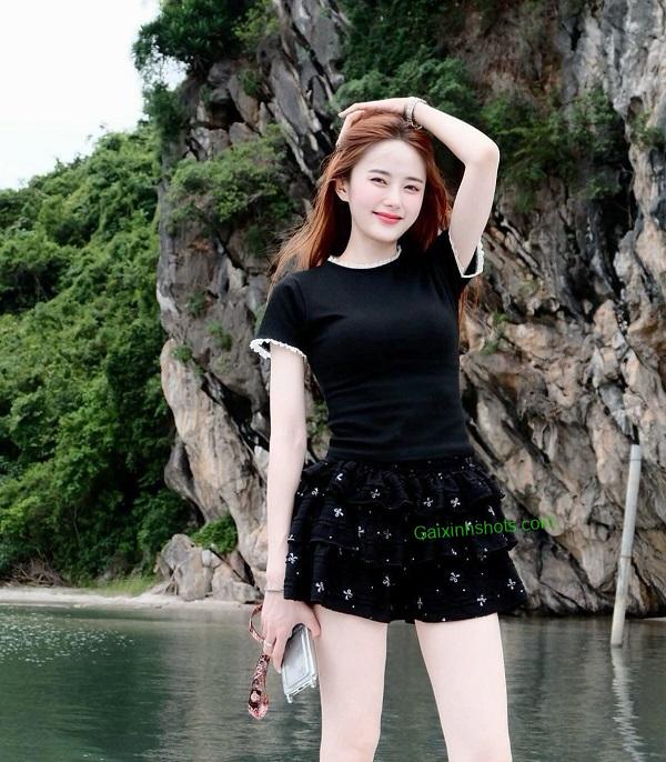 Ảnh gái xinh váy ngắn cute trend Tiktok