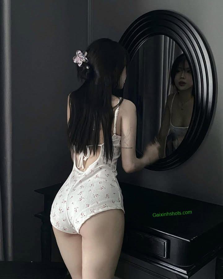 Hình Ảnh Gái Xinh 2K Mặc Bikini Siêu Nóng Bỏng