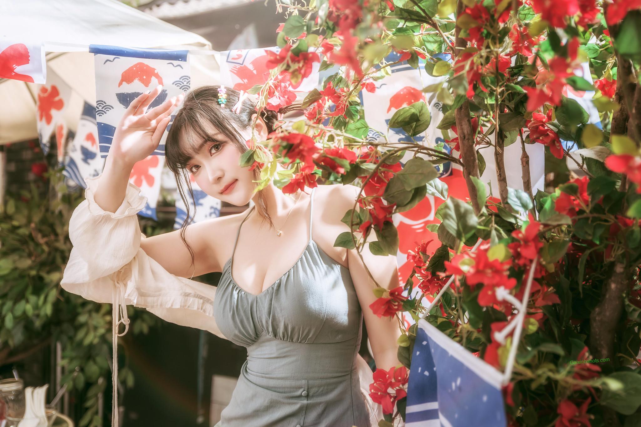 Nụ cười thiên thần nhưng body thì cực sexy