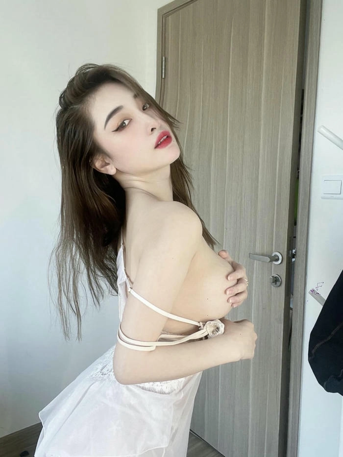 Hình Ảnh Vú Đẹp Căng Tròn Quyến Rũ Hút Mắt