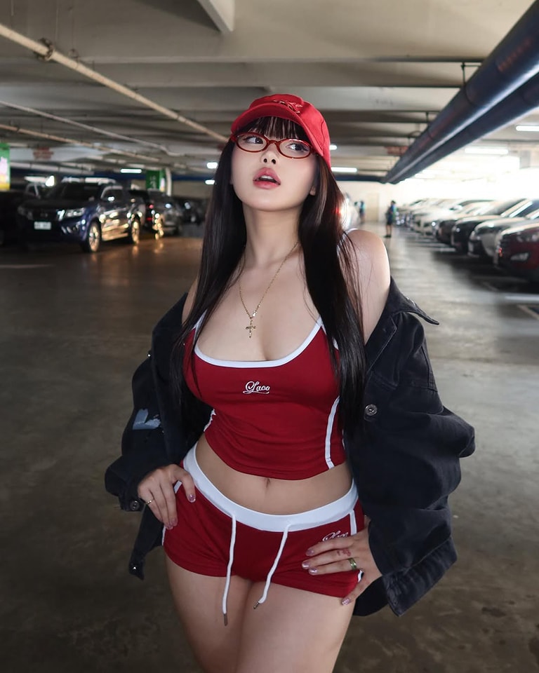 Ngắm nhìn những cô gái xinh tóc dài khiến bao trái tim xao xuyến