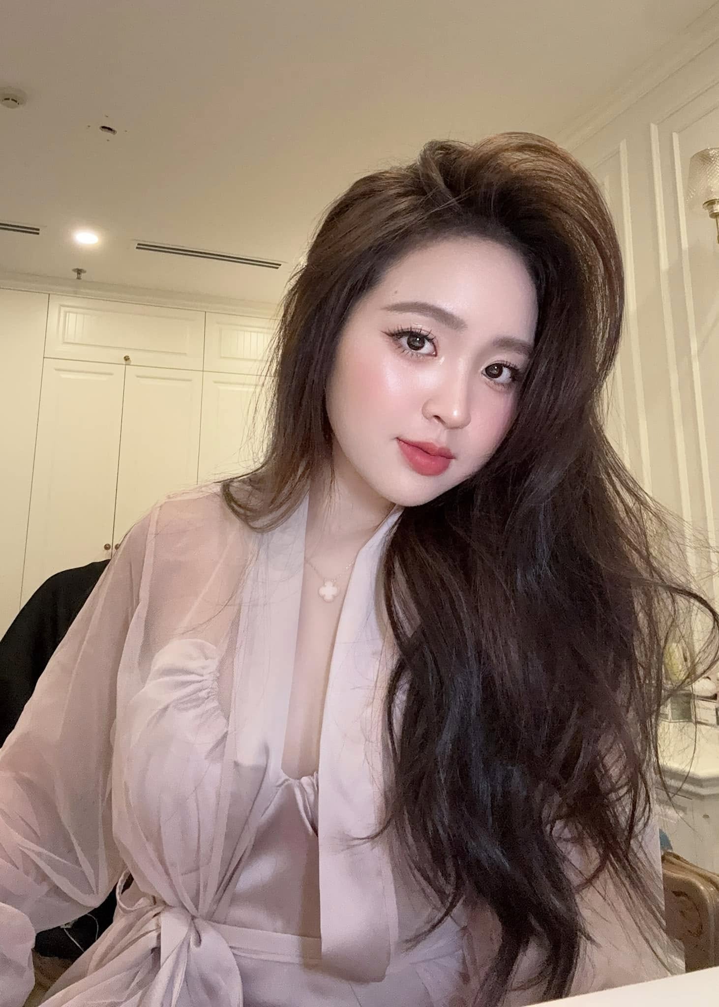 Ảnh Gái Xinh Tóc Dài Chuẩn Nàng Thơ Khiến Tim Rung Động