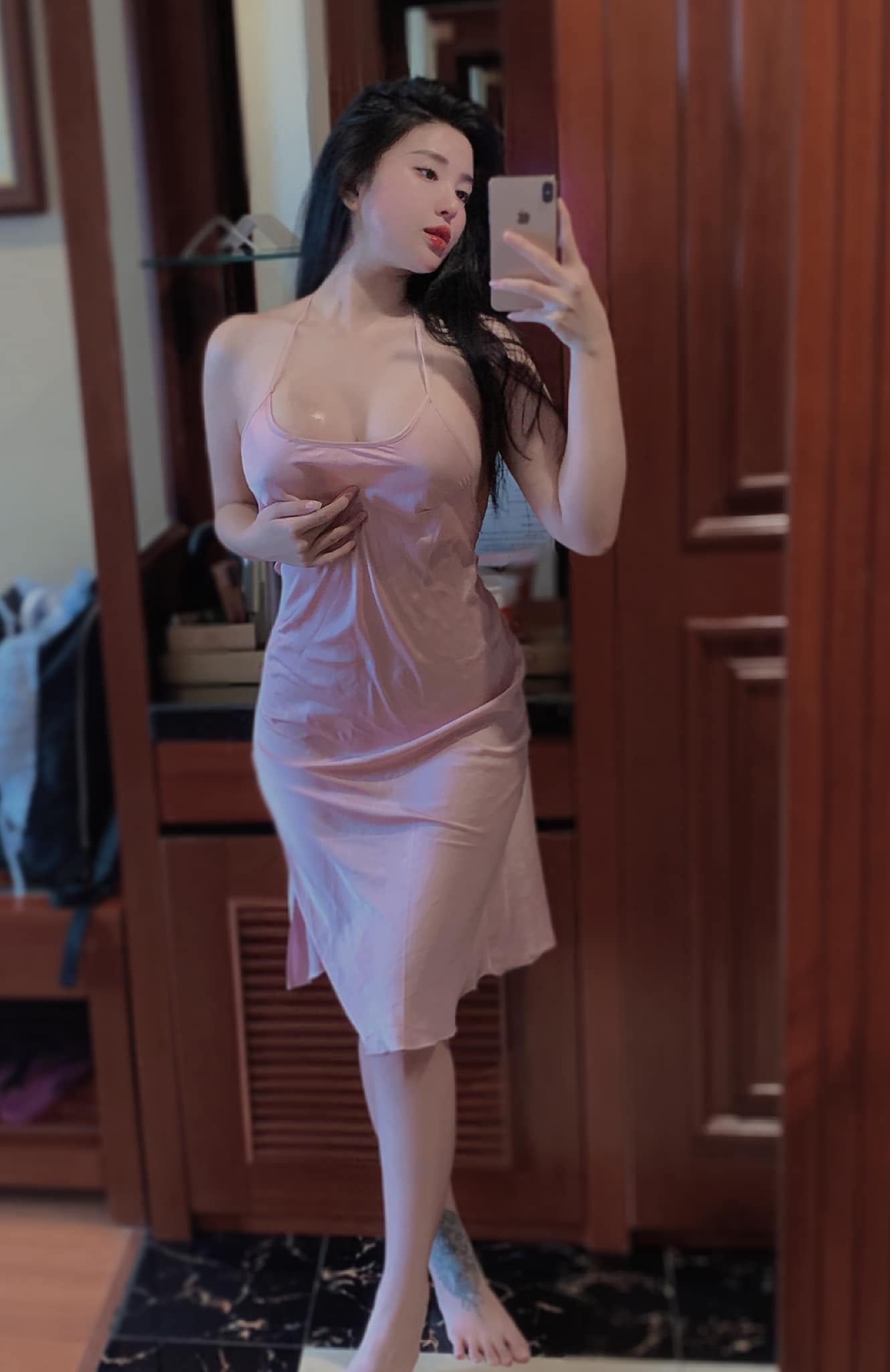 Hình ảnh vú đẹp, vú to, khoe ngực xinh của gái 18