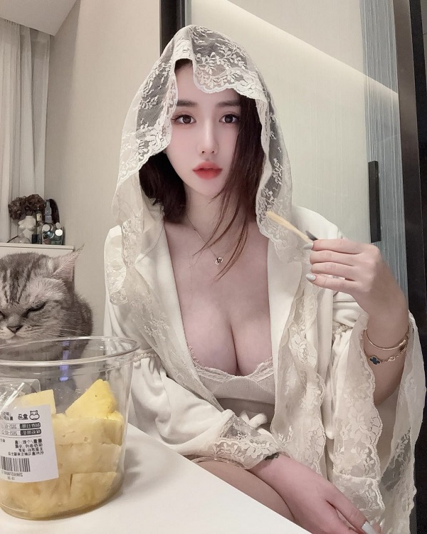 Hình ảnh sexy vú to tròn đẹp nhất thế giới